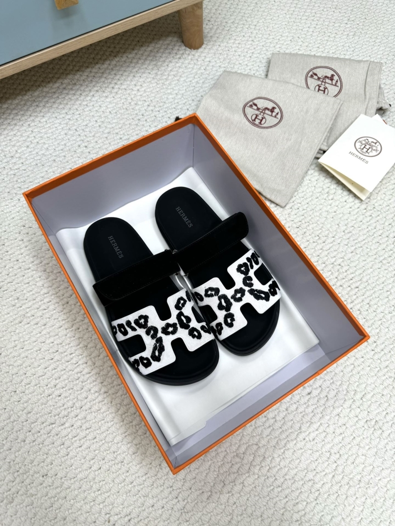 H**mes slippers